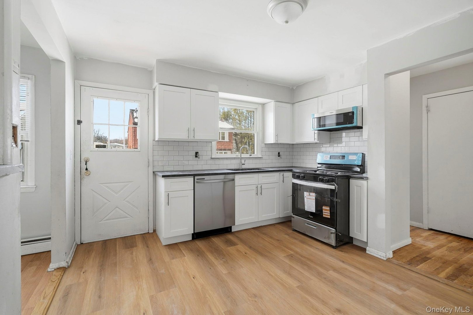 55 Leroy Avenue Photo 13