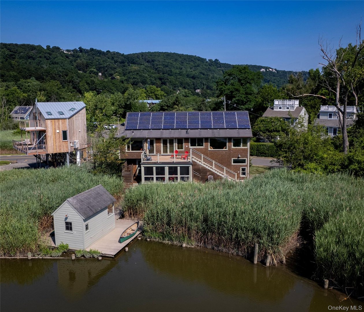 99 Paradise Avenue Photo 40