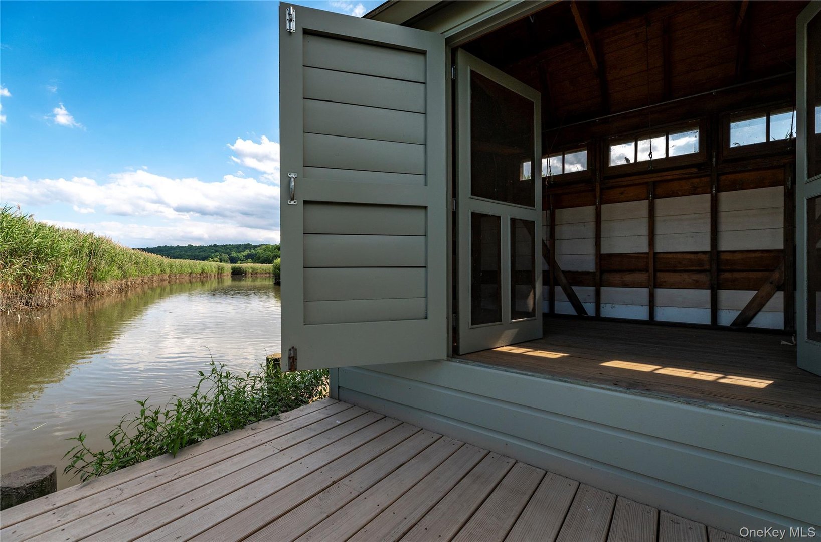 99 Paradise Avenue Photo 15