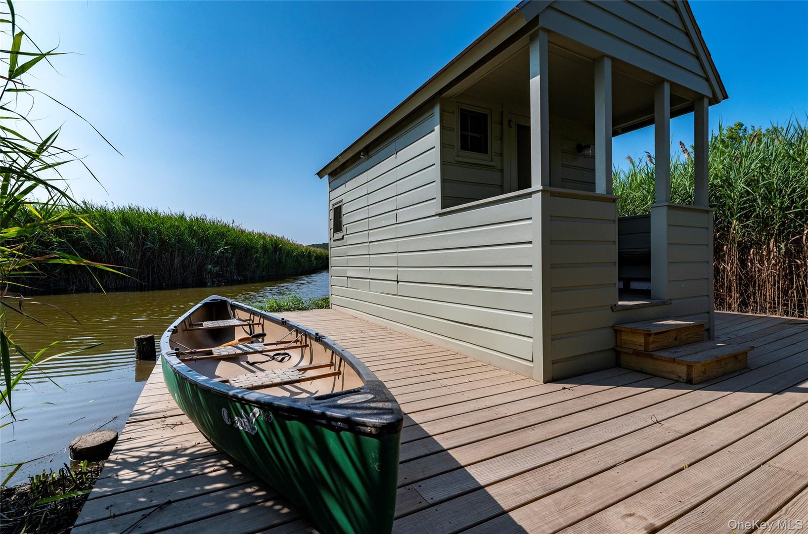 99 Paradise Avenue Photo 11