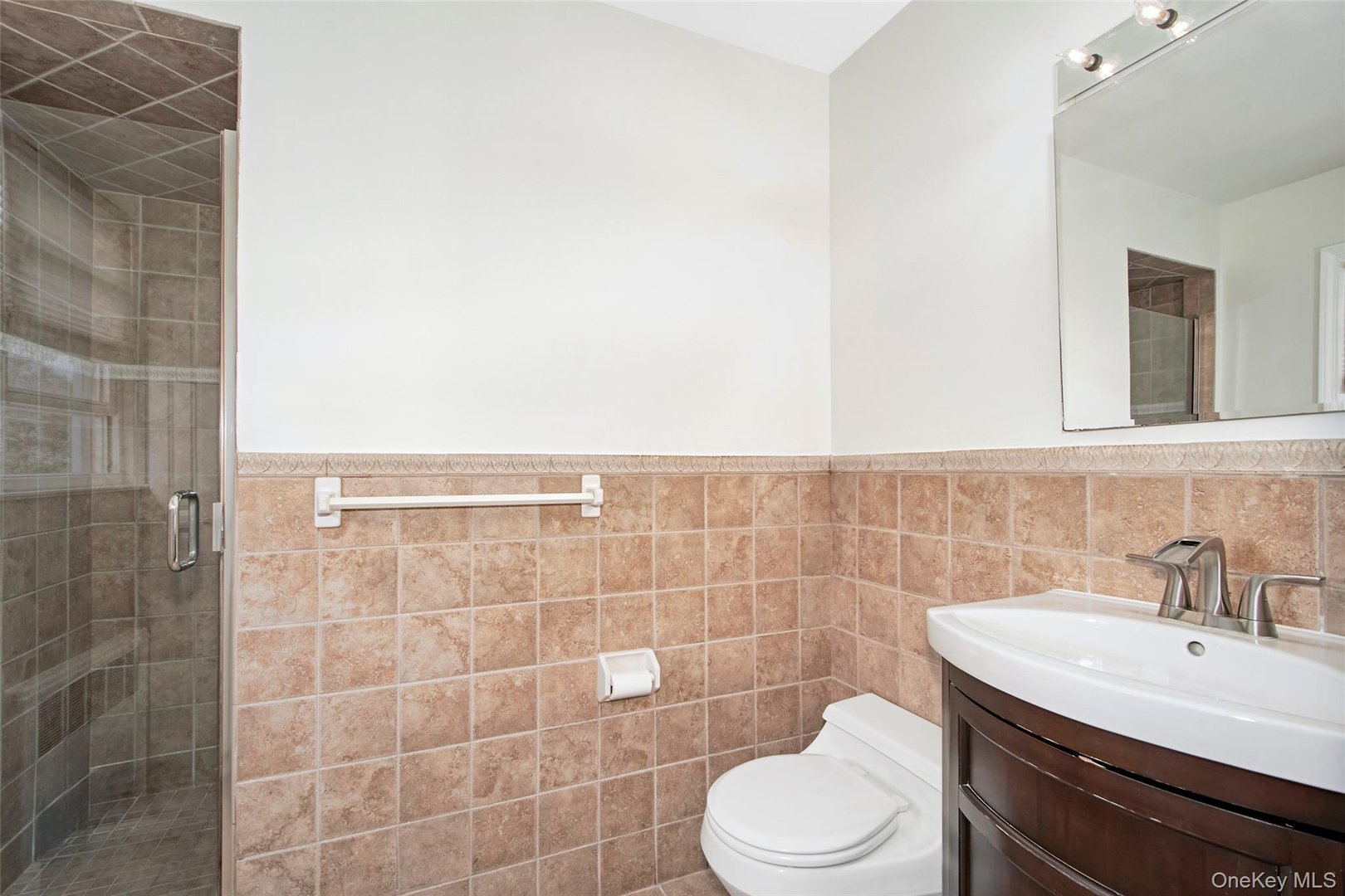 107 Adams Avenue Photo 18