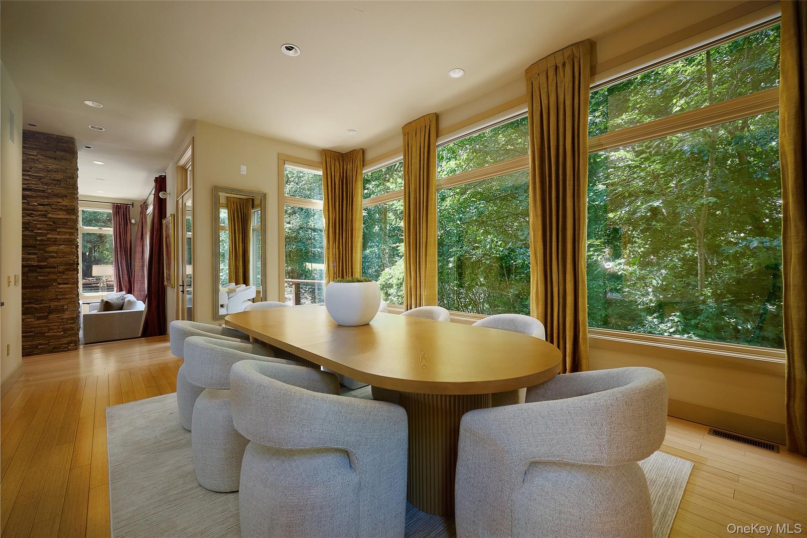27 Castle Road Photo 10