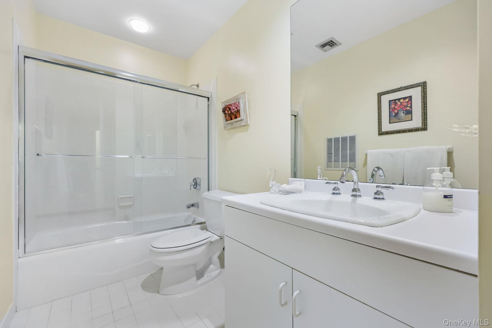 26 Club Court Photo 32