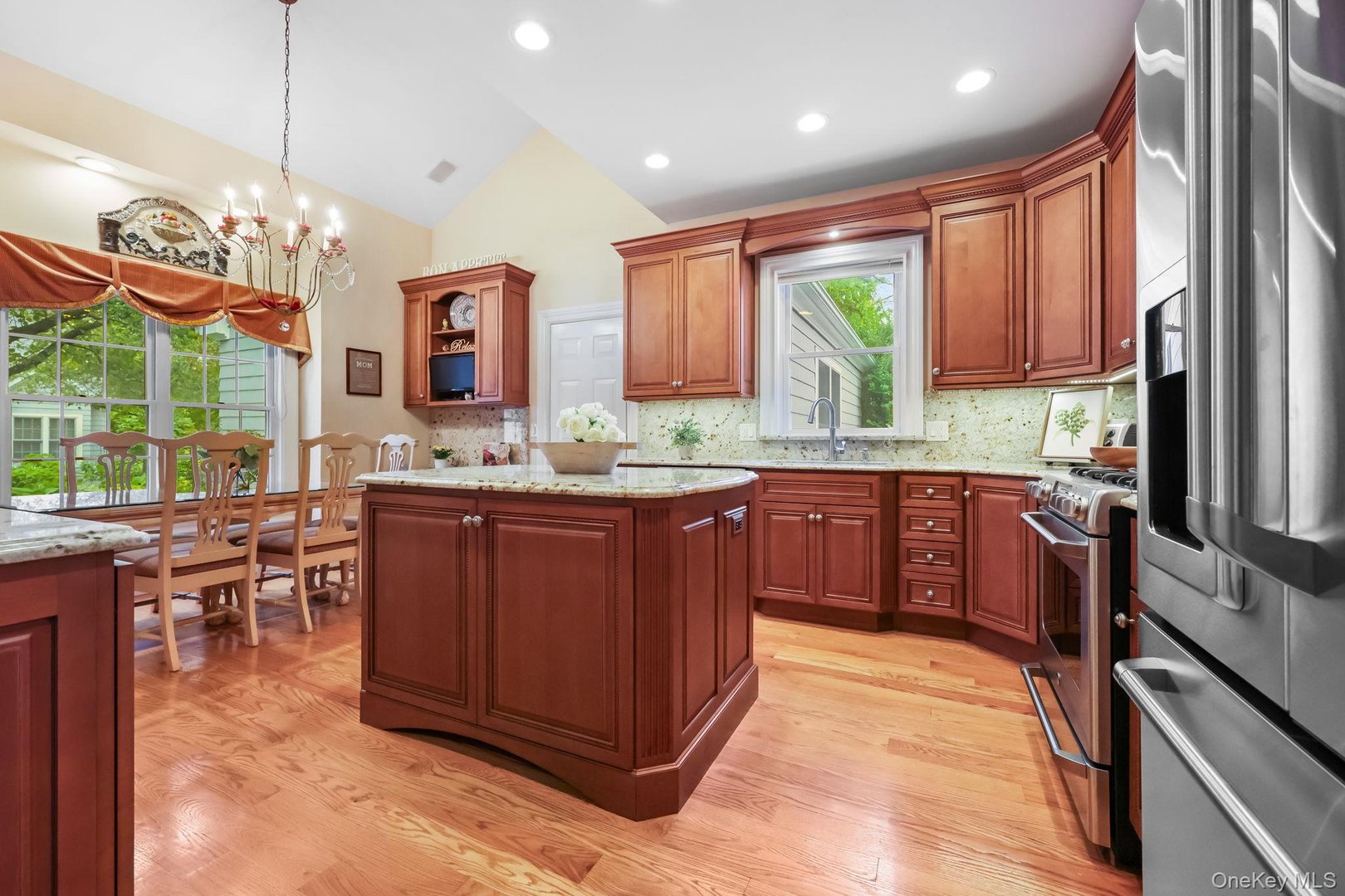 26 Club Court Photo 8