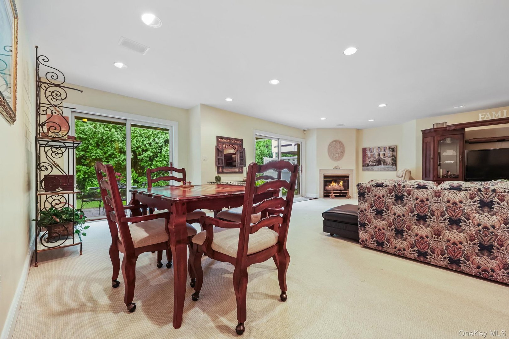 26 Club Court Photo 34