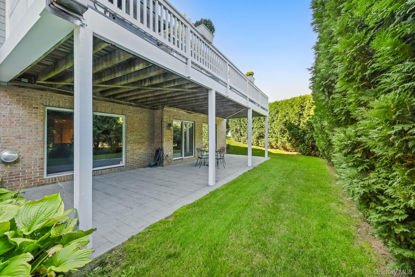 26 Club Court Photo 37