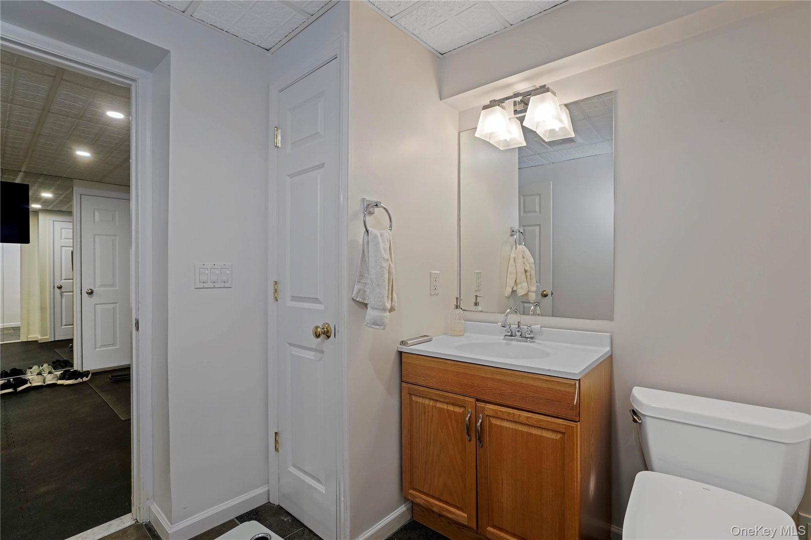 650 Ely Avenue Photo 30