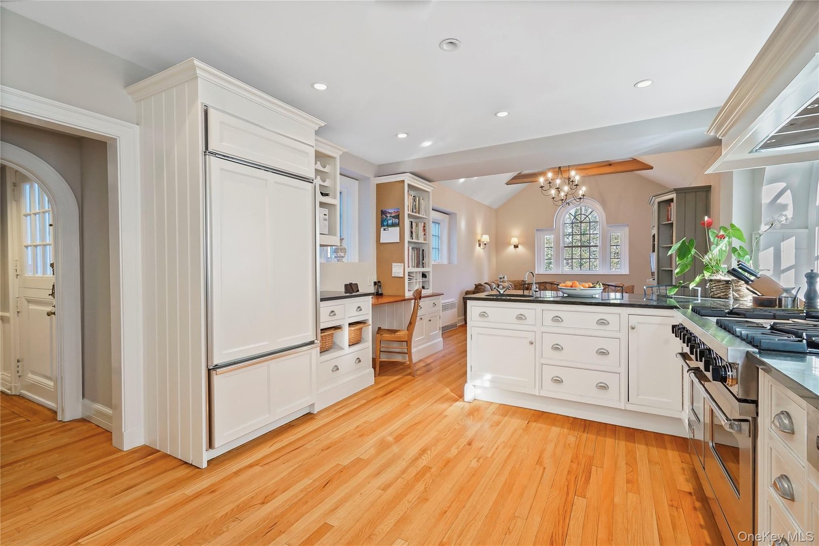 650 Ely Avenue Photo 7