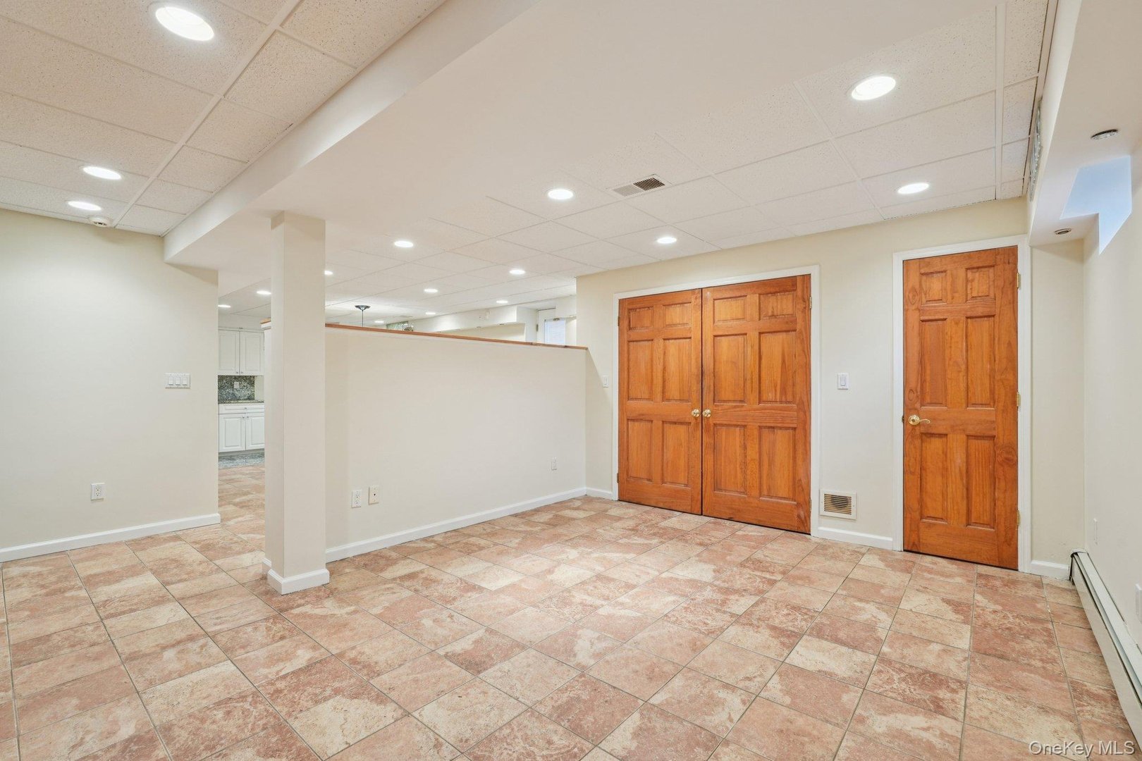 808 Wolfs Lane Photo 32