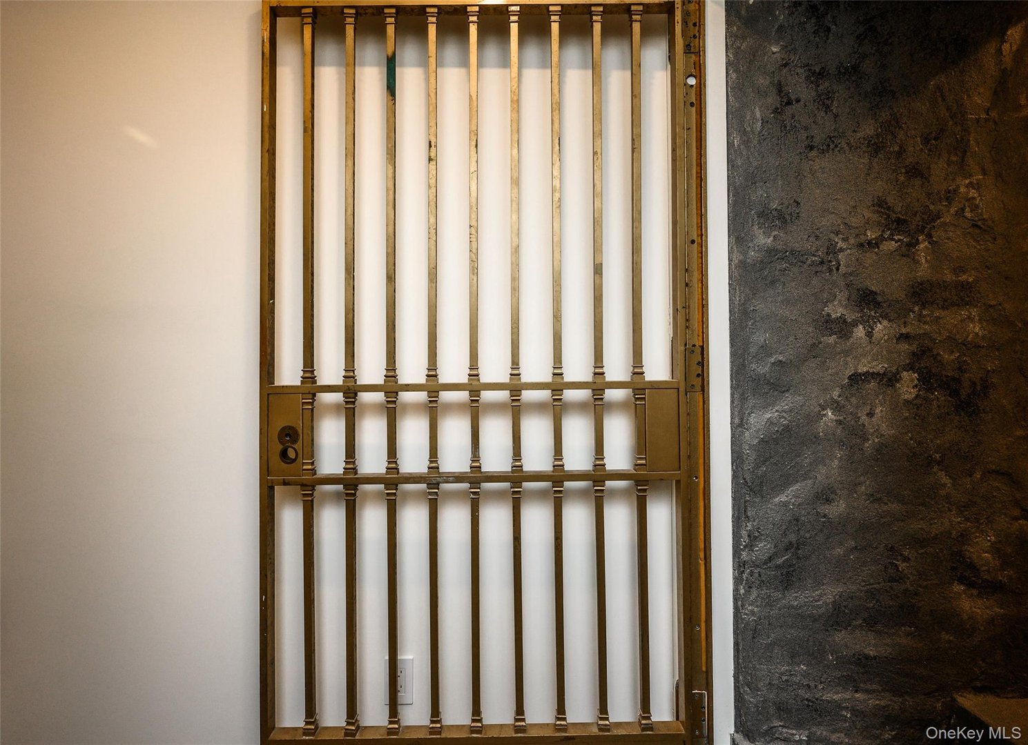 100 Main Street Photo 16