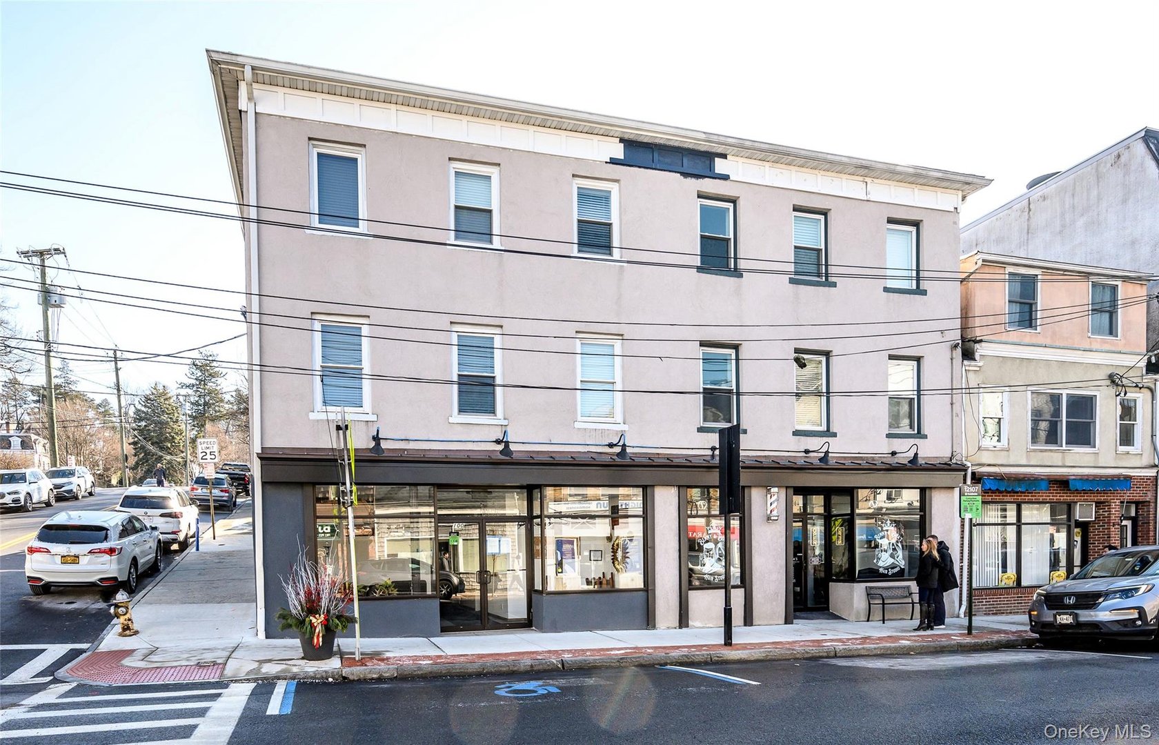 100 Main Street Photo 2