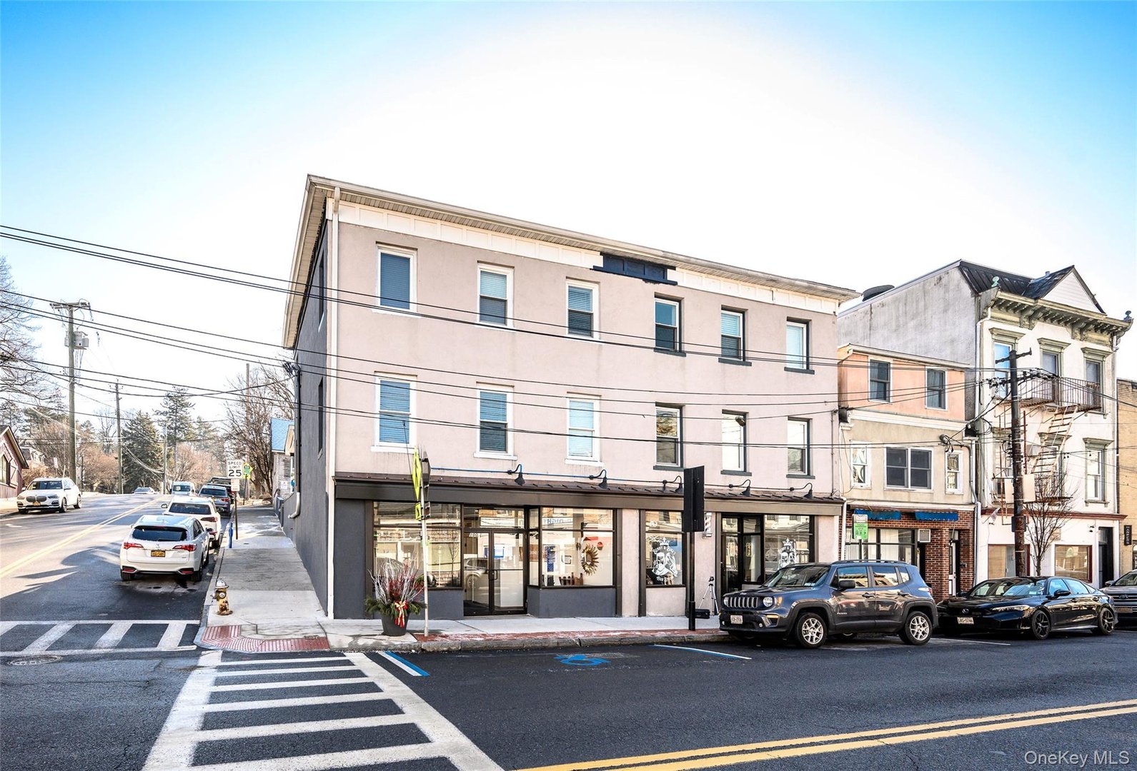 100 Main Street Photo 22