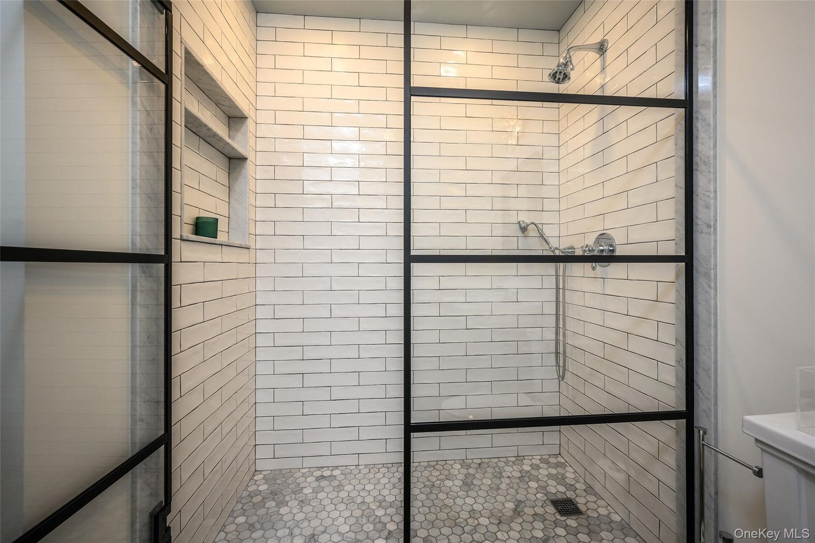 100 Main Street Photo 14