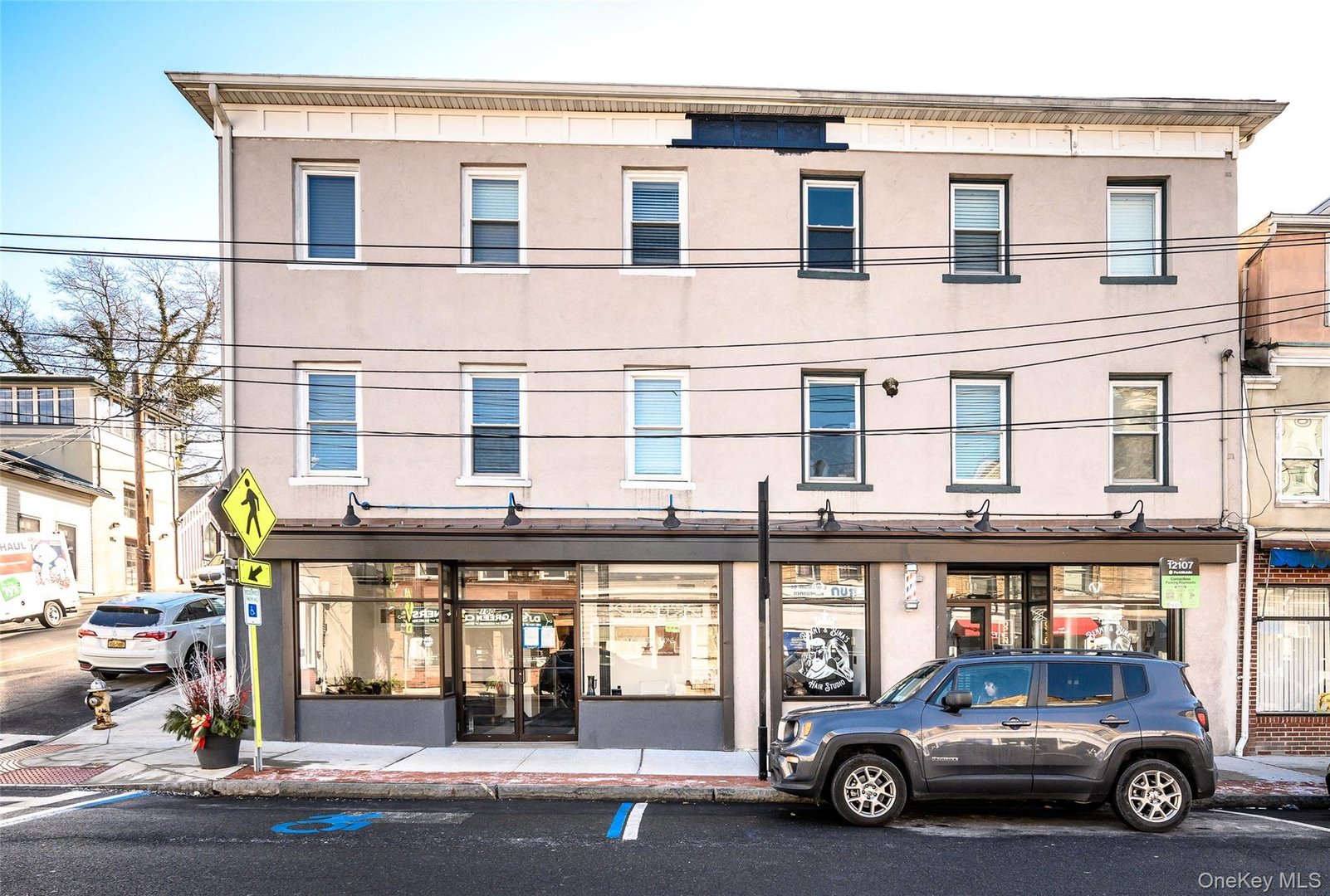 100 Main Street Photo 24