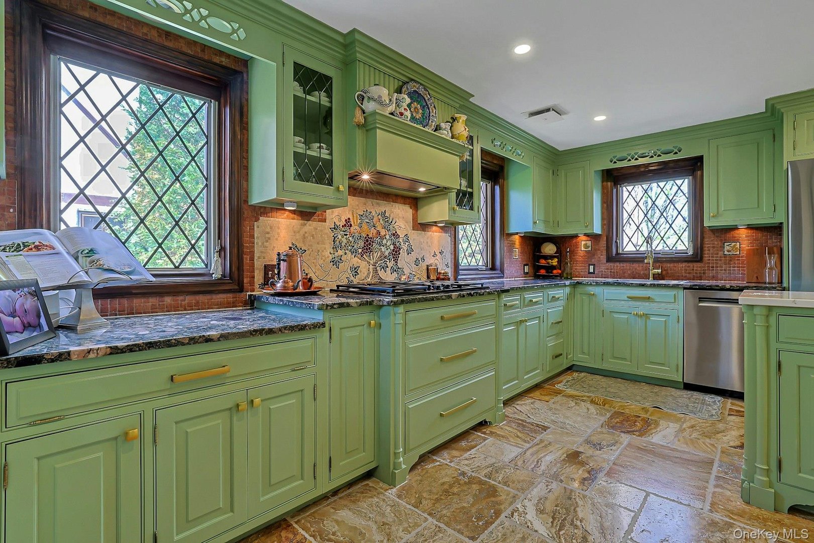 23 Forbes Boulevard Photo 16