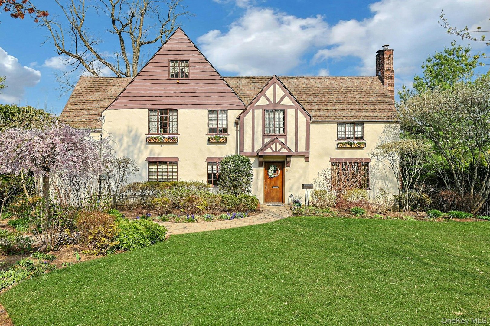 23 Forbes Boulevard Photo 5