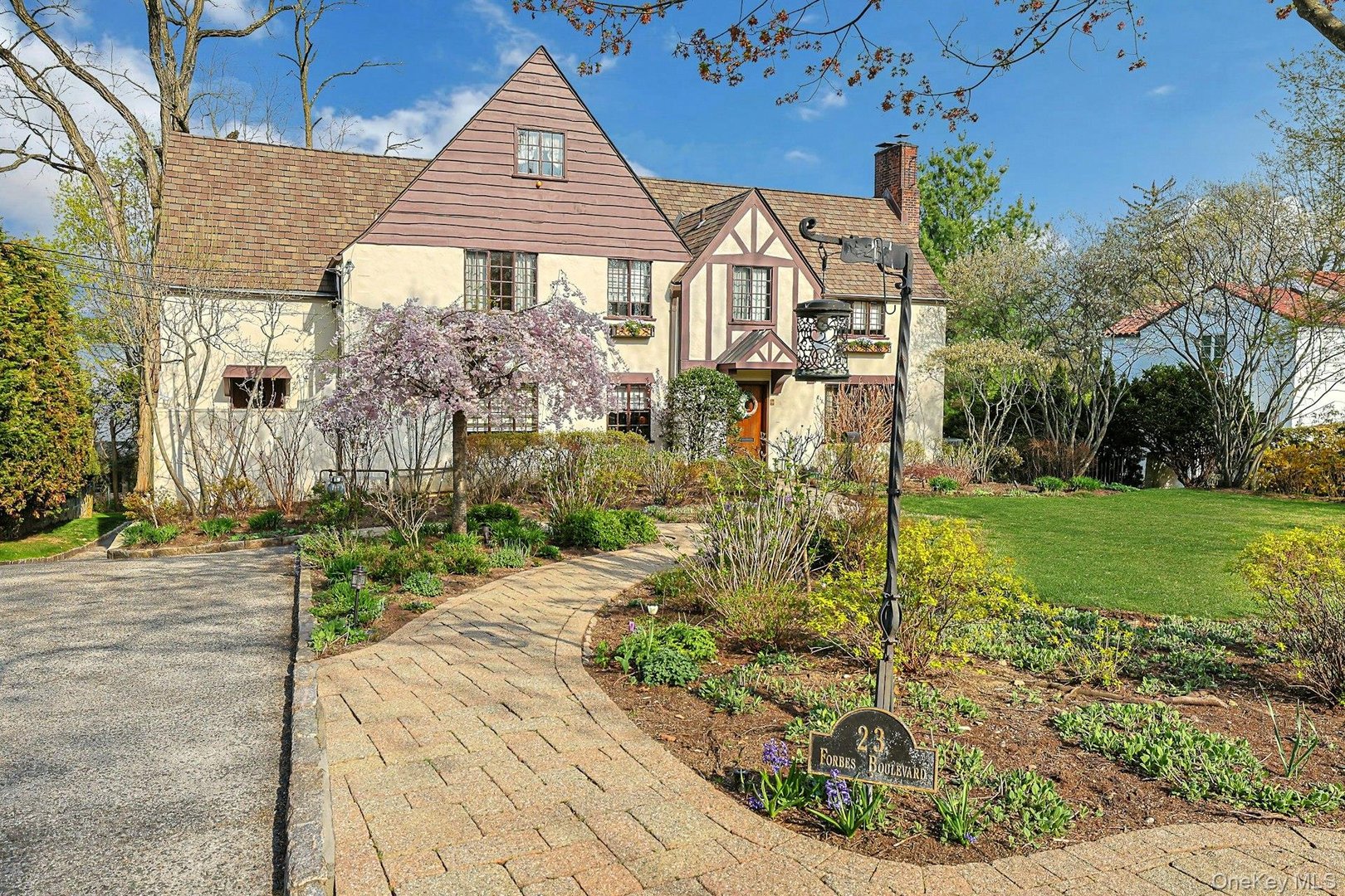 23 Forbes Boulevard Photo 4