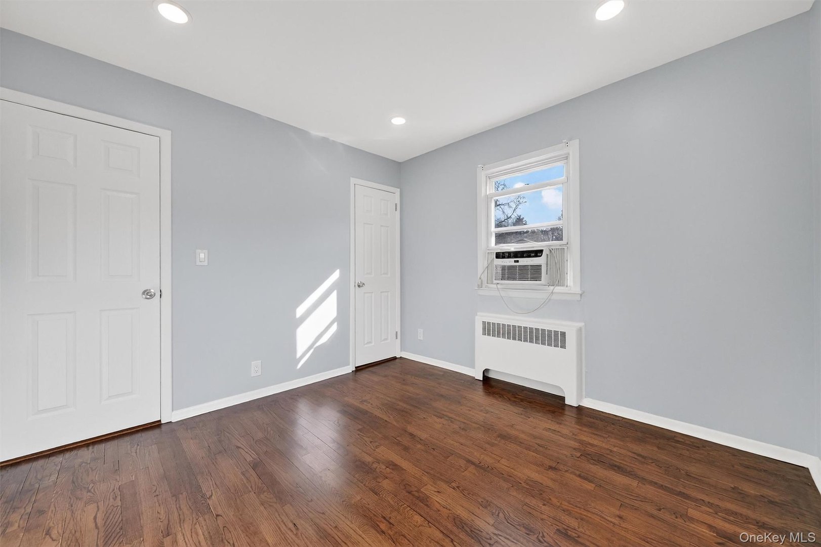 8 Robbins Avenue Photo 22