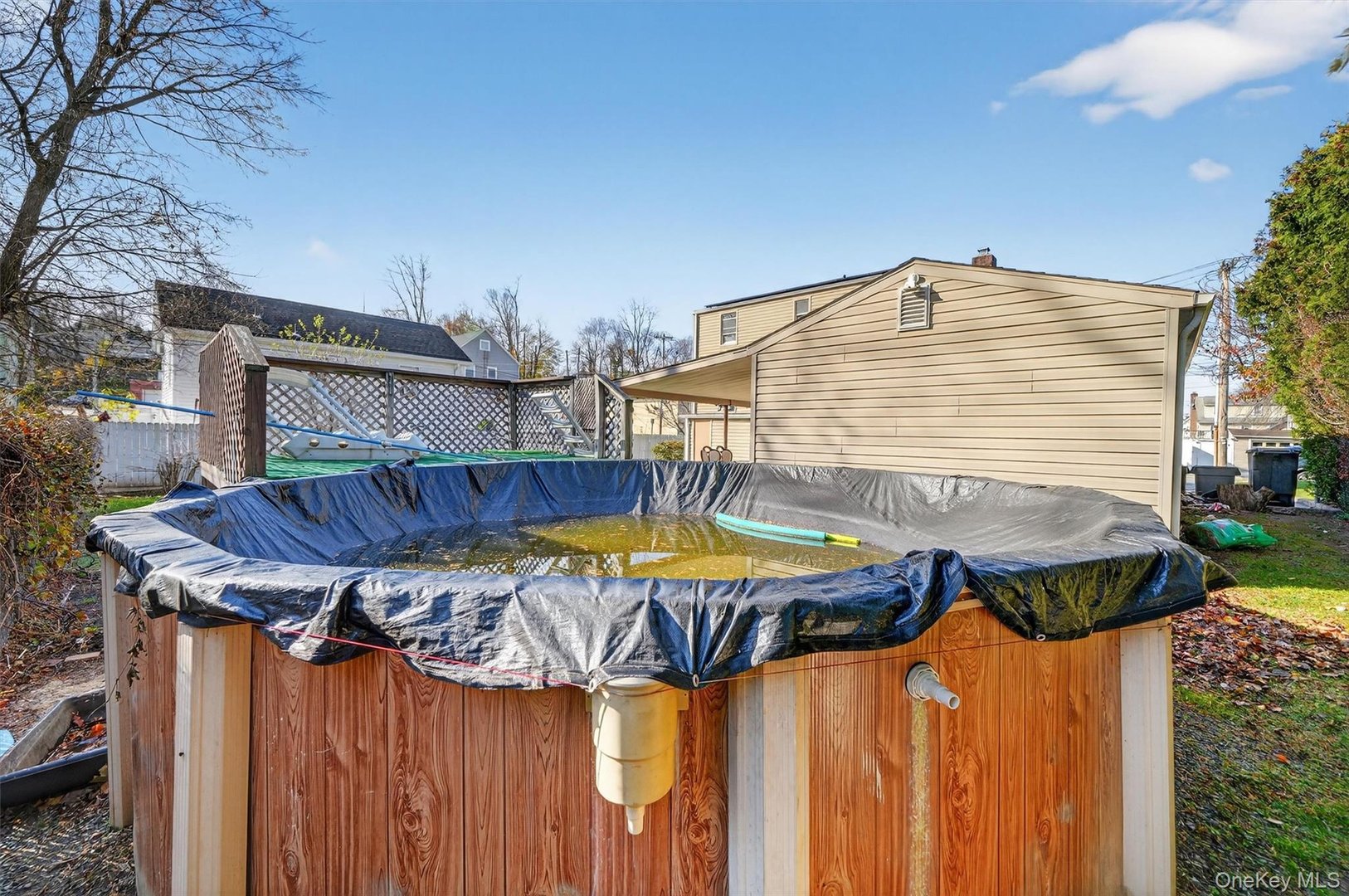 8 Robbins Avenue Photo 37