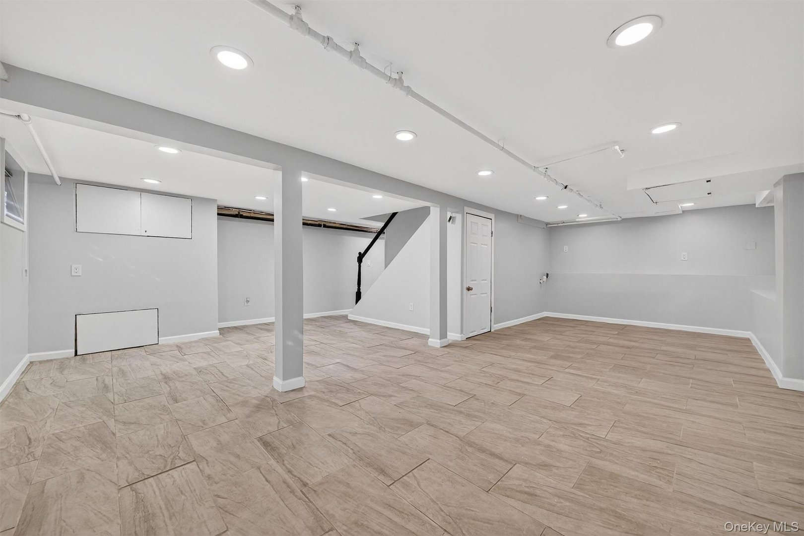 8 Robbins Avenue Photo 32