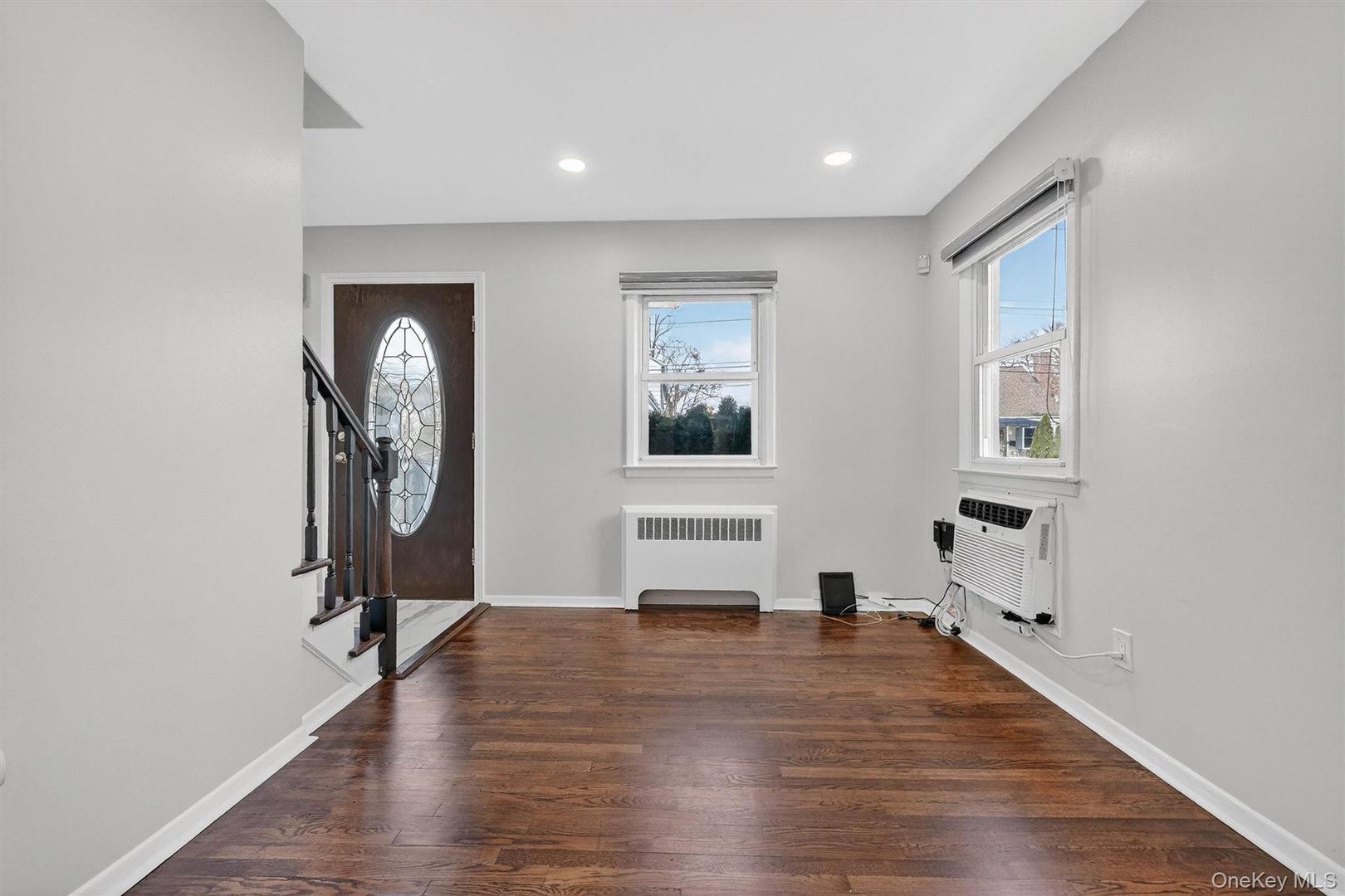 8 Robbins Avenue Photo 13