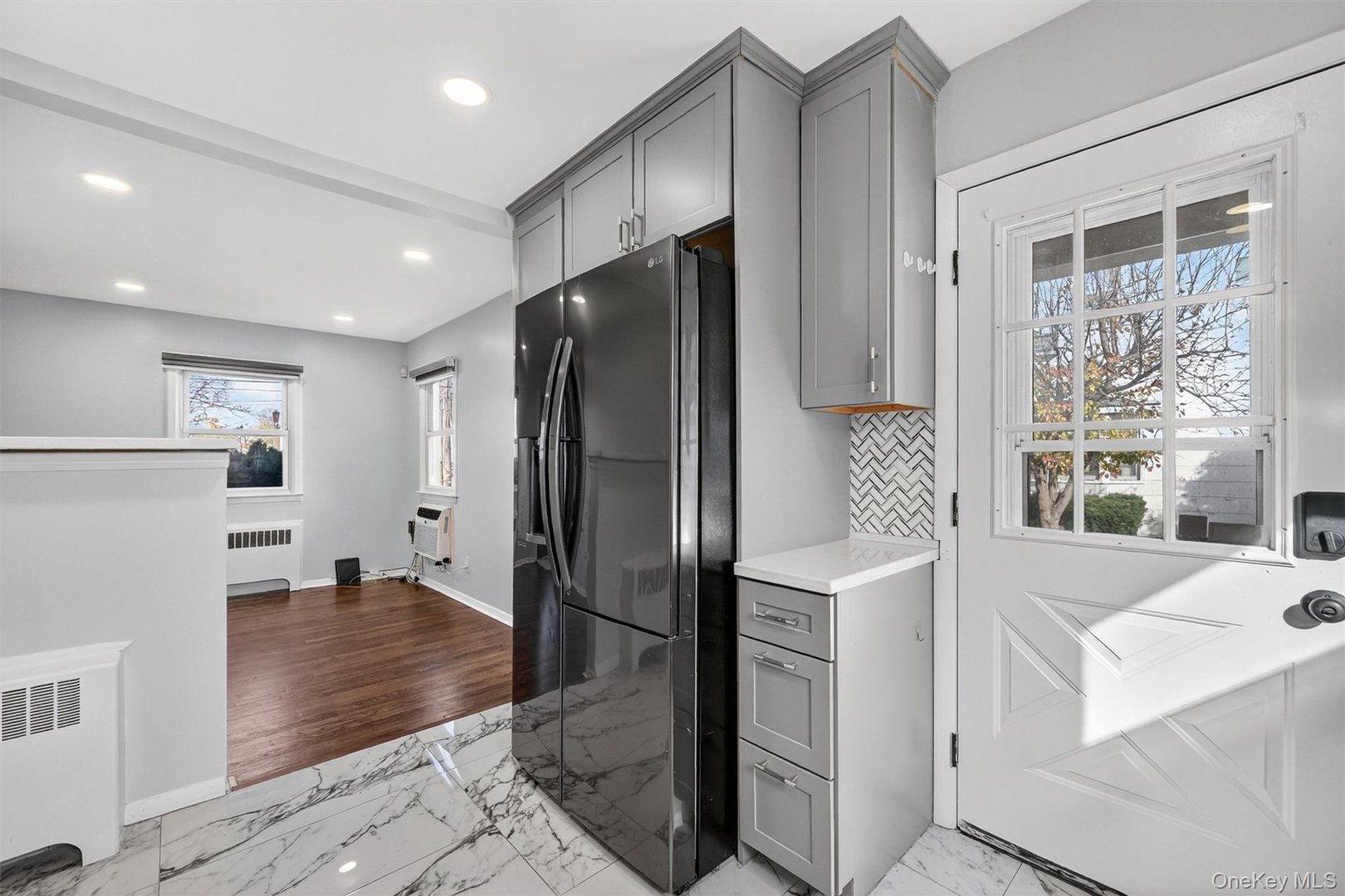 8 Robbins Avenue Photo 19