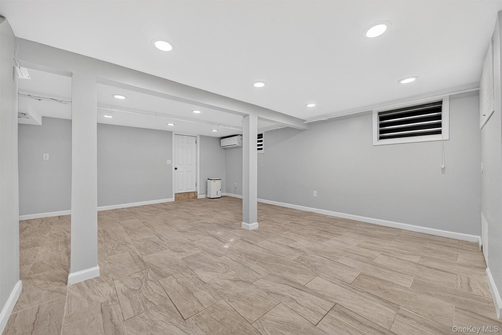 8 Robbins Avenue Photo 30