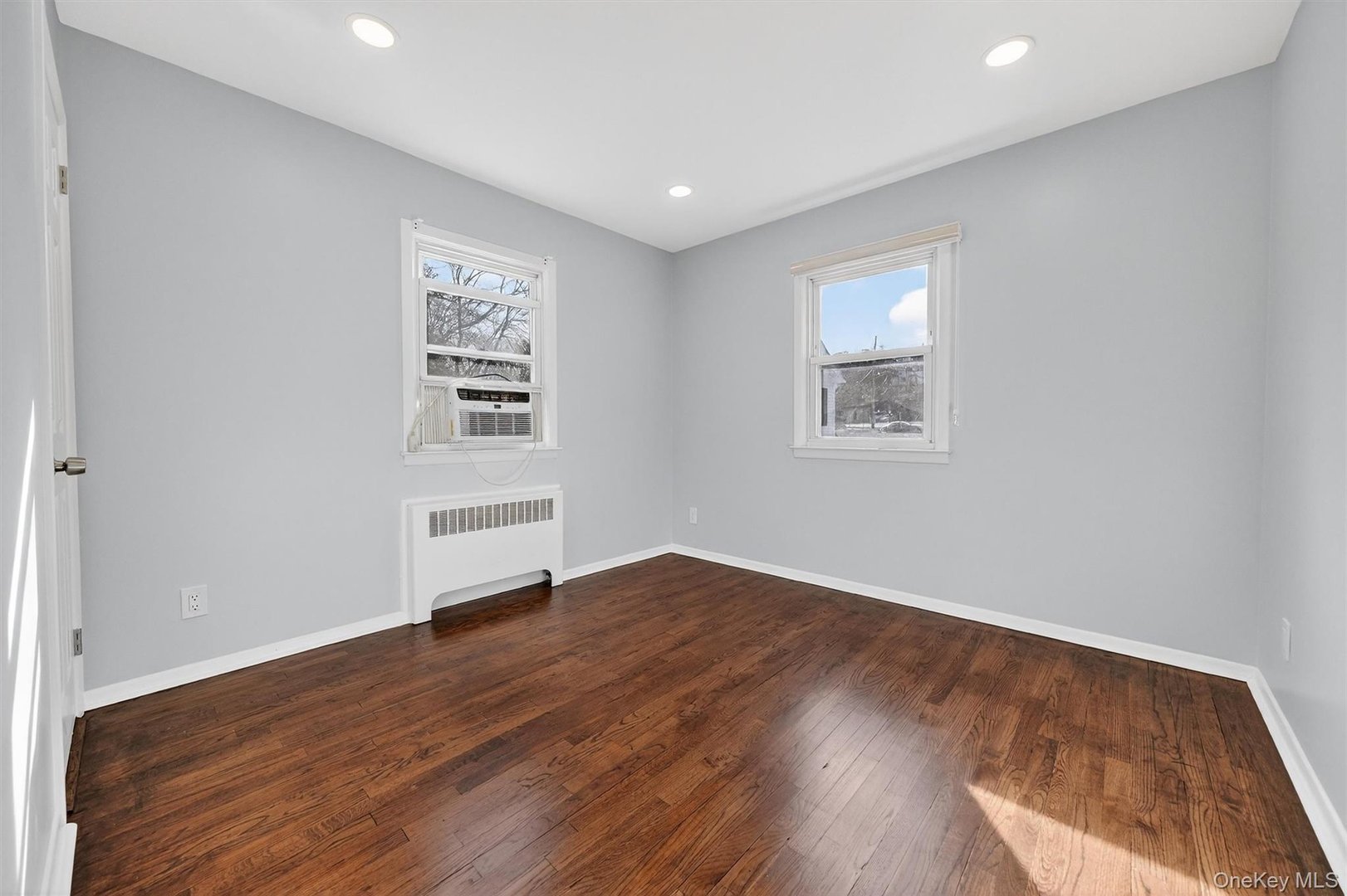 8 Robbins Avenue Photo 21