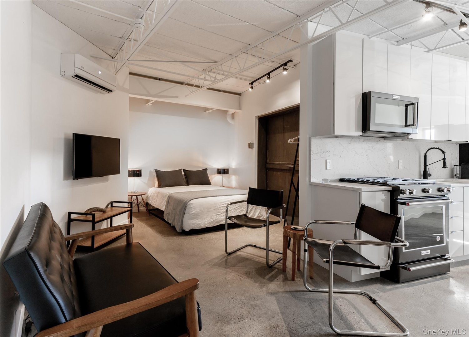 21 ---754 Green   Columbia Street Photo 9