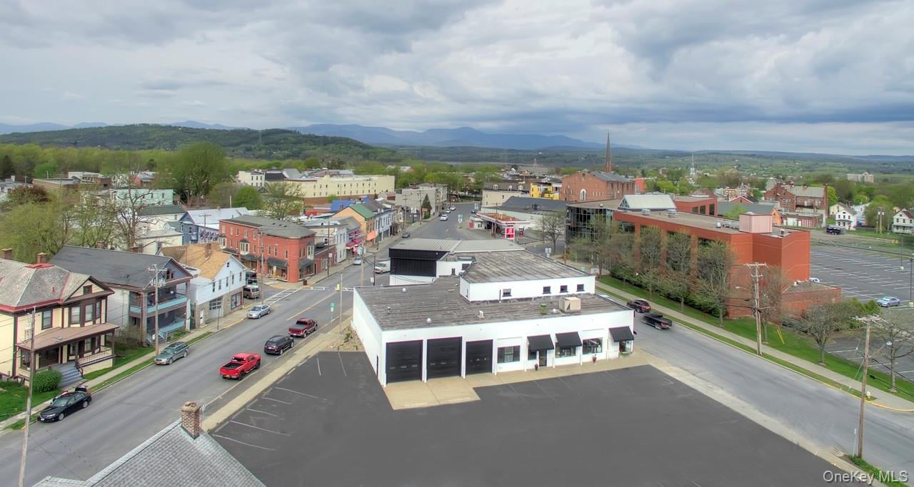 21 ---754 Green   Columbia Street Photo 3