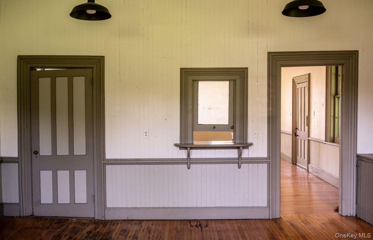 33 Maple Avenue Photo 16