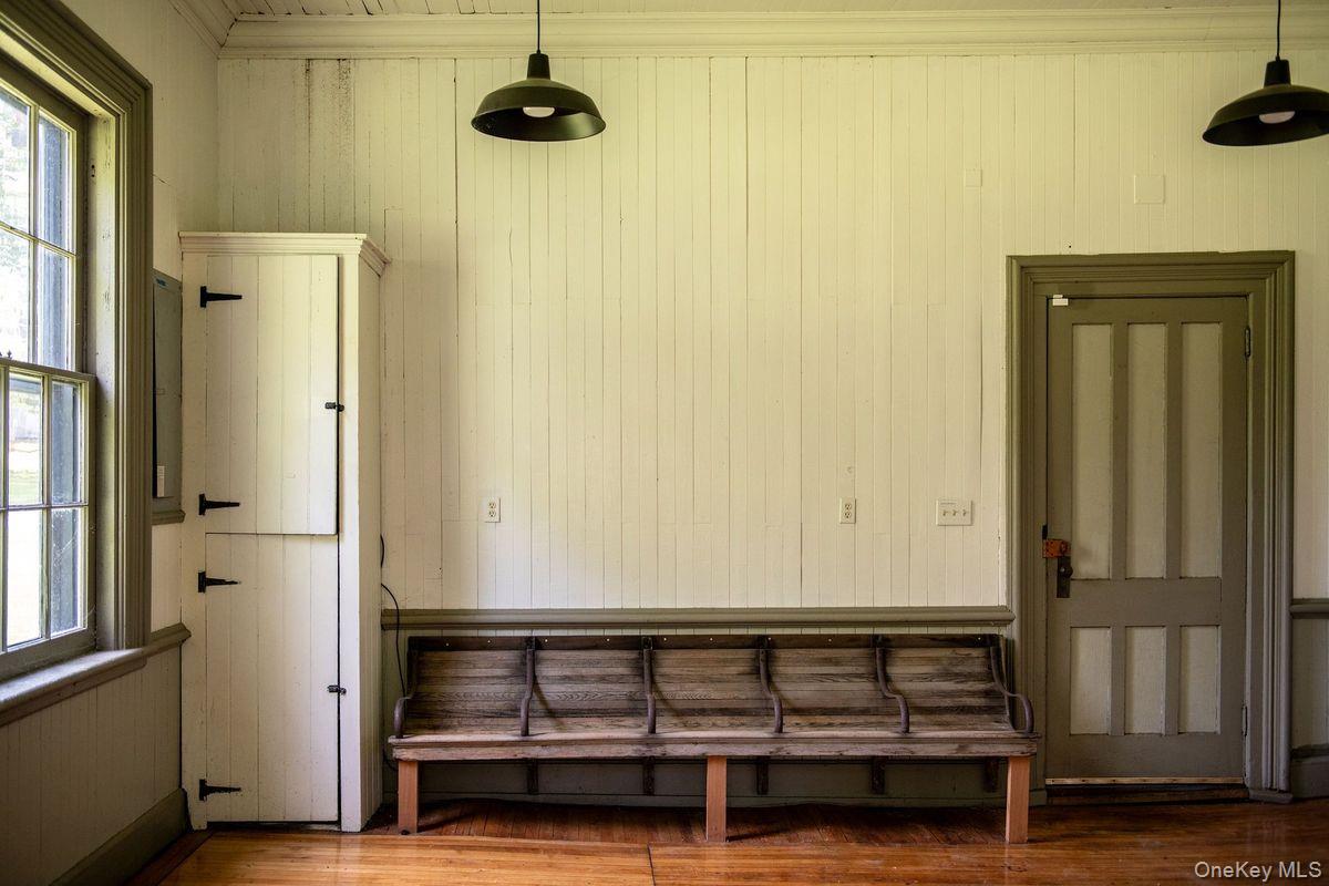 33 Maple Avenue Photo 18