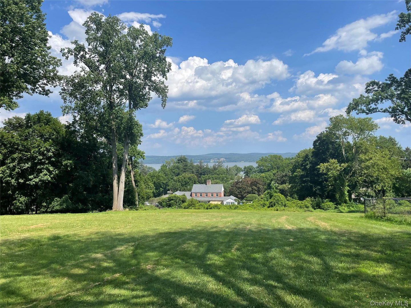 523 N Midland Avenue Photo 27