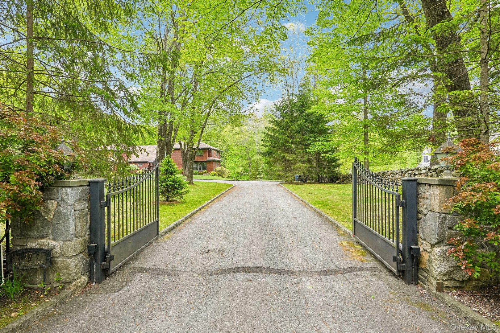 27 Cat Ridge Road Photo 2