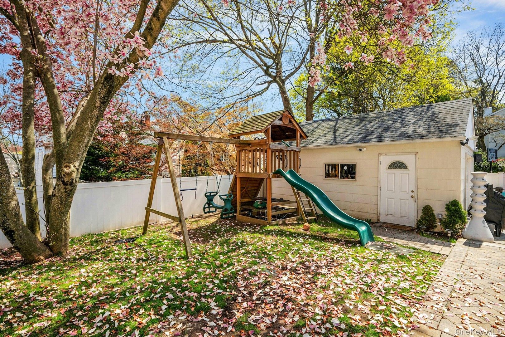 70 Lockwood Avenue Photo 24