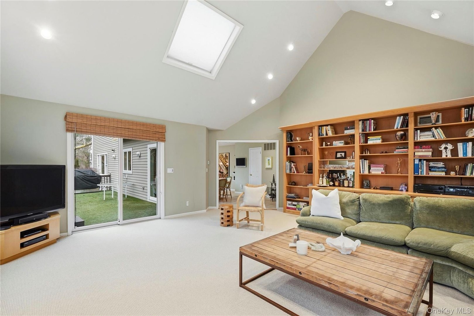 758 King Street Photo 9