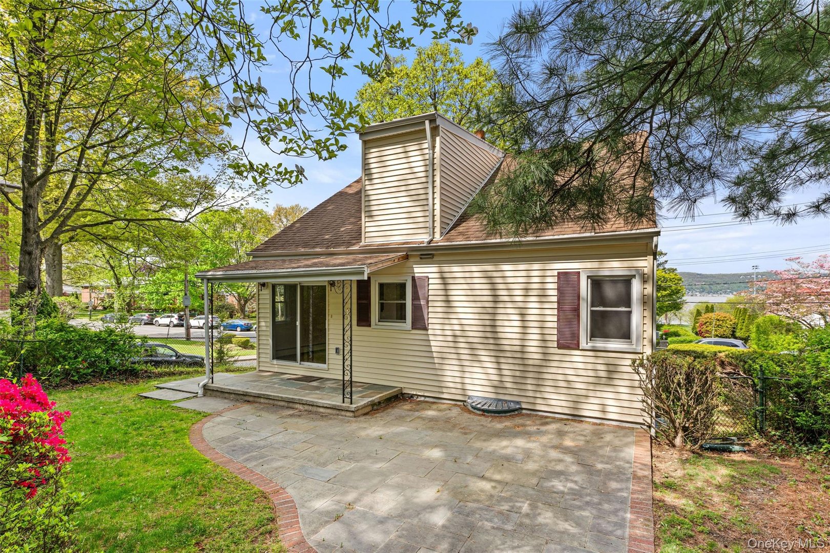 91 S Buckhout Street Photo 21