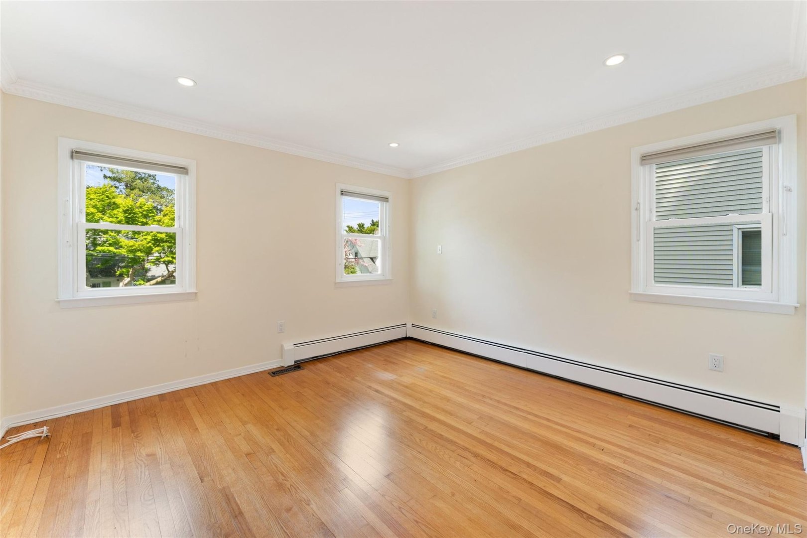 91 S Buckhout Street Photo 11