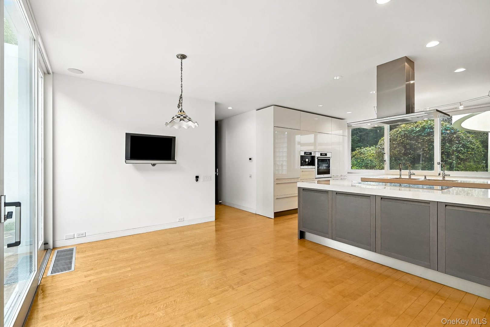 20 Bessel Lane Photo 16