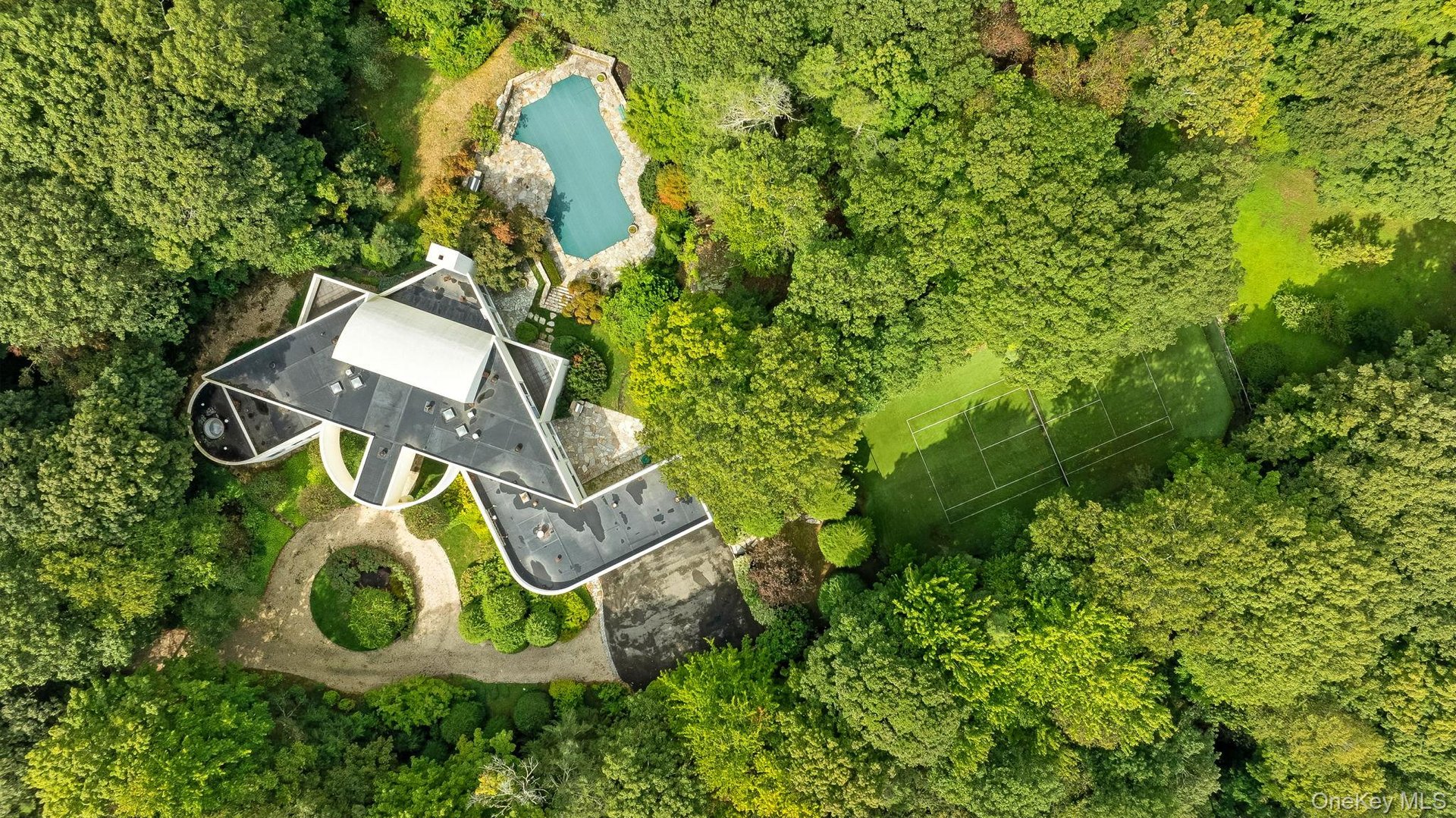 20 Bessel Lane Photo 2