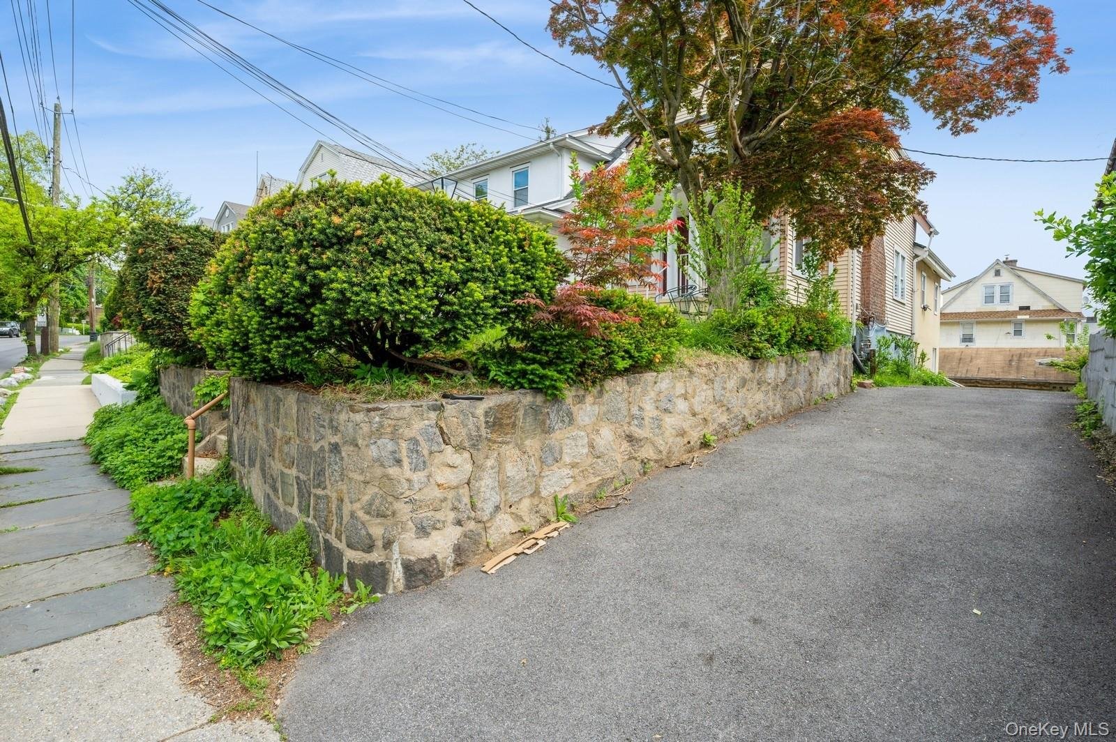 435 S Columbus Avenue Photo 2