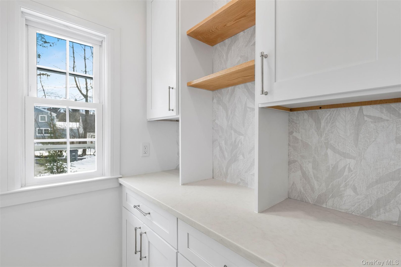 118 Soundview Avenue Photo 10