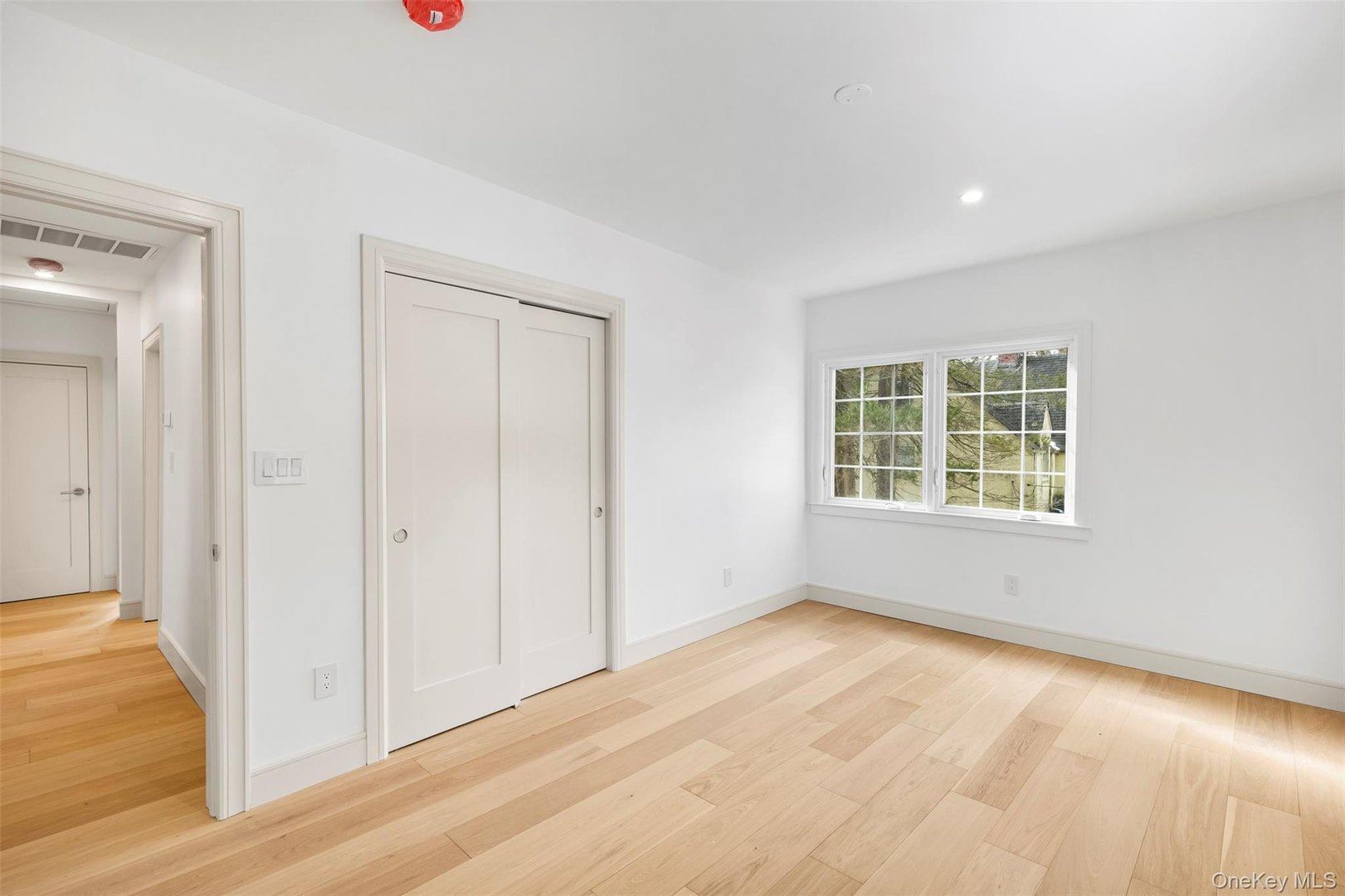 118 Soundview Avenue Photo 31