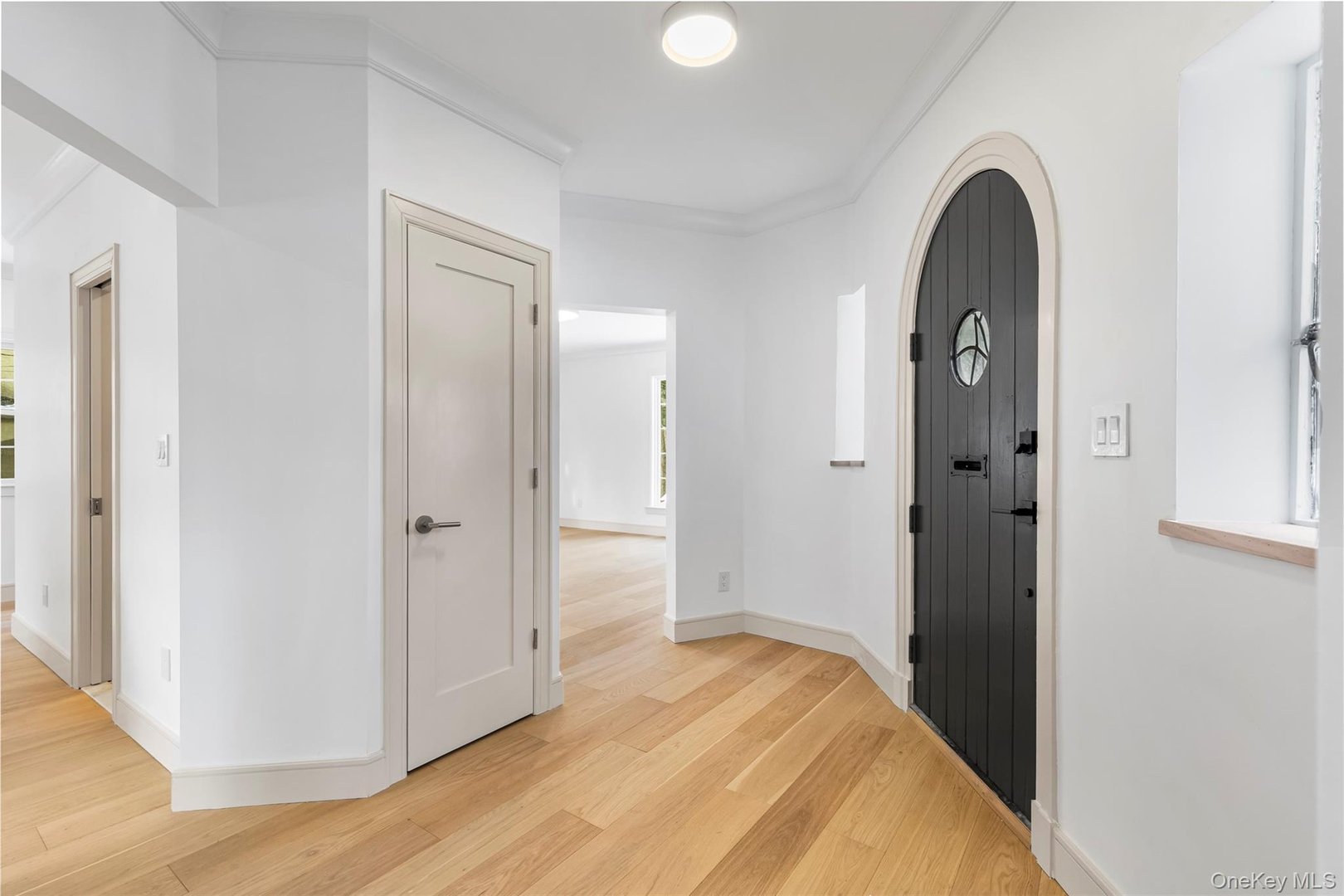 118 Soundview Avenue Photo 4