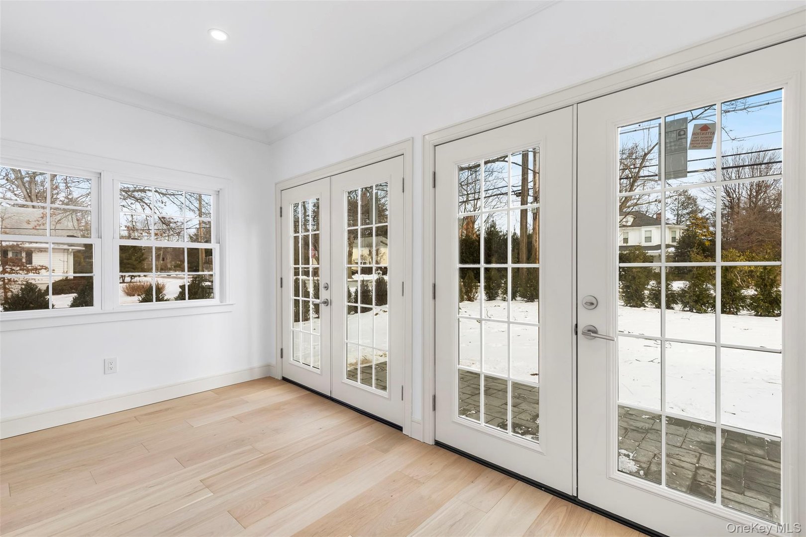 118 Soundview Avenue Photo 18