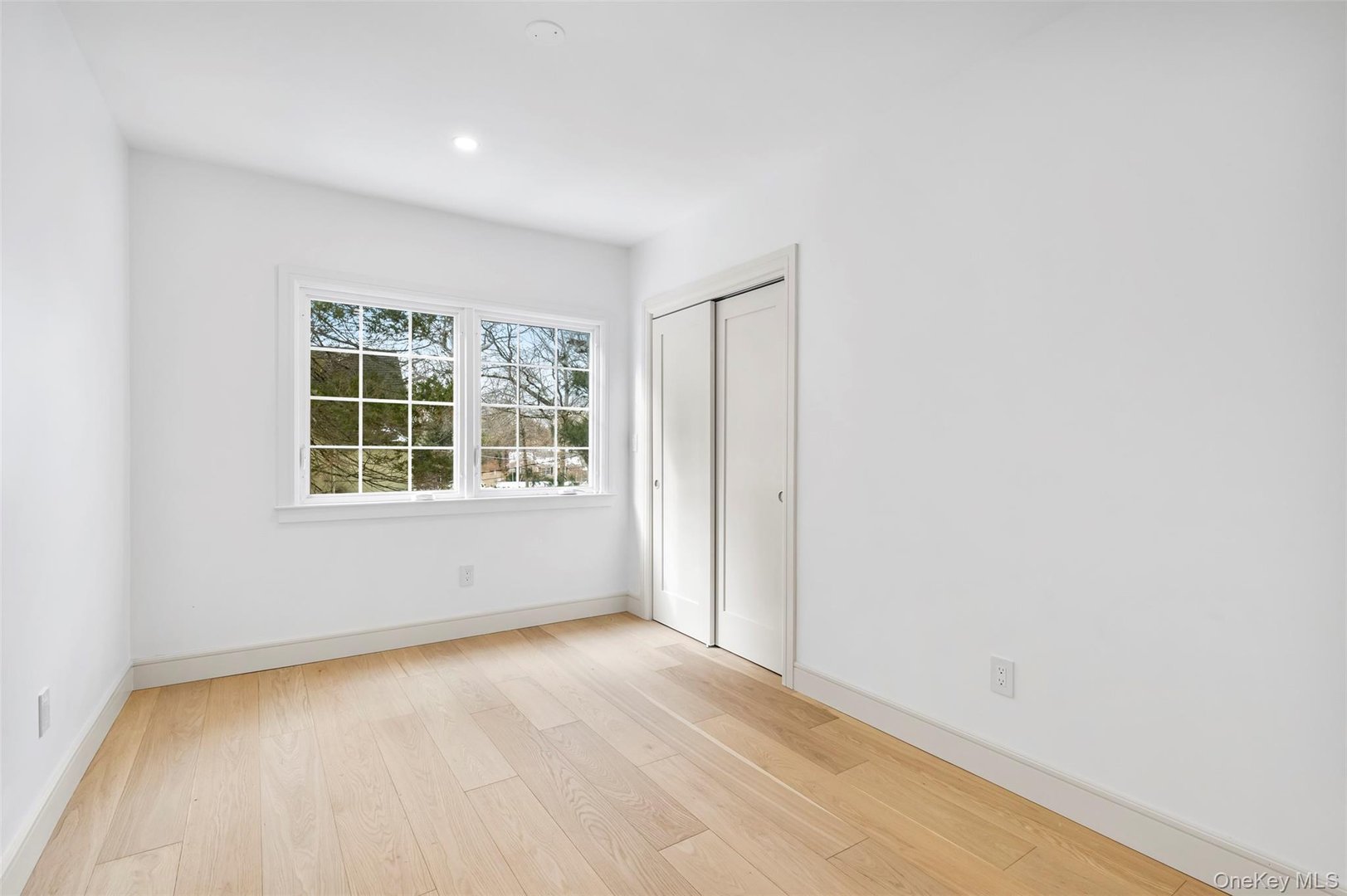 118 Soundview Avenue Photo 30