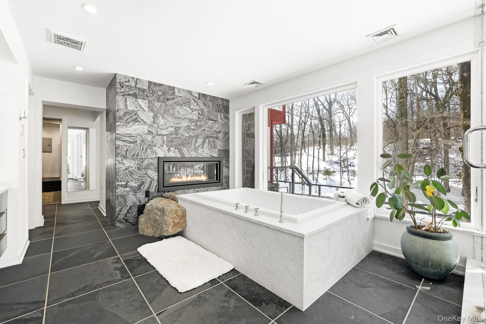 150 N Healy Avenue Photo 28