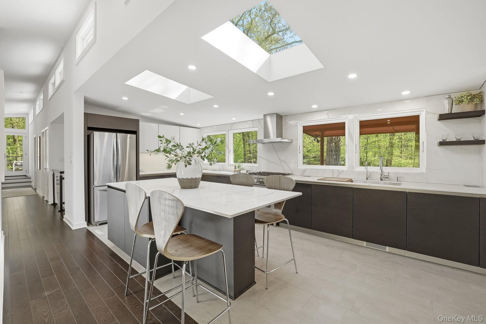 150 N Healy Avenue Photo 12
