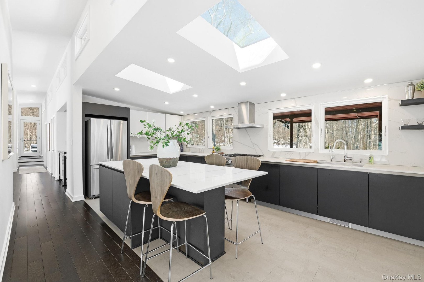 150 N Healy Avenue Photo 14