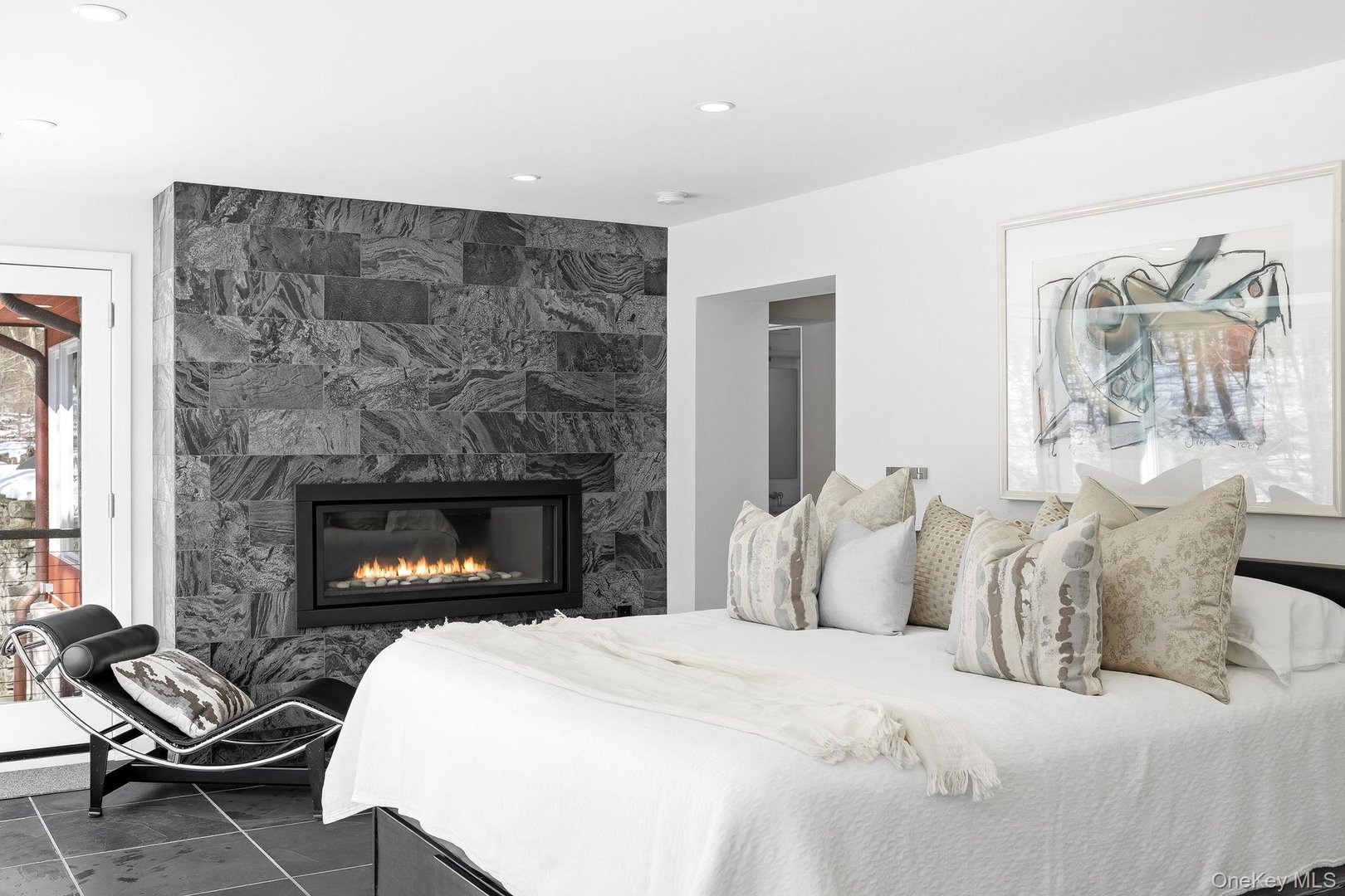 150 N Healy Avenue Photo 22